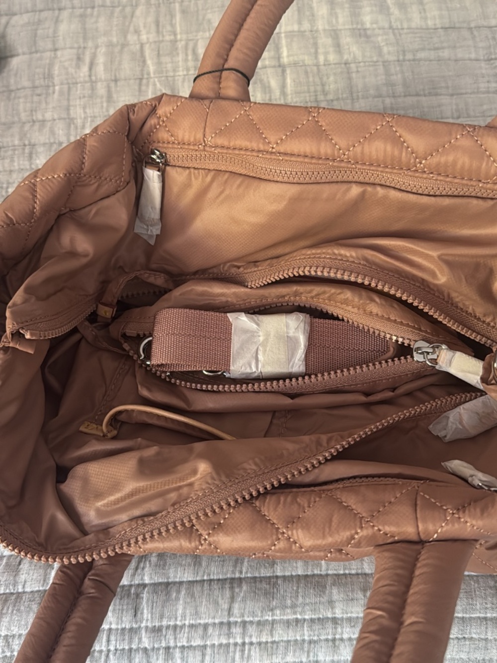 Metro City Tote - Picture 2 of 4